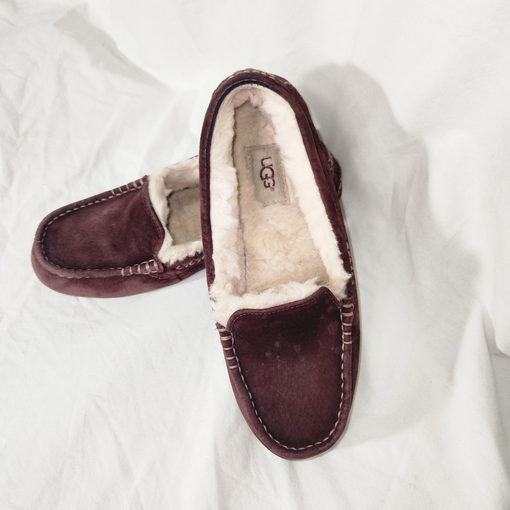 UGG ANSLEY Moccasin Women's 7 Slippers Shearling Lined Burgandy Indoor/Outdoor